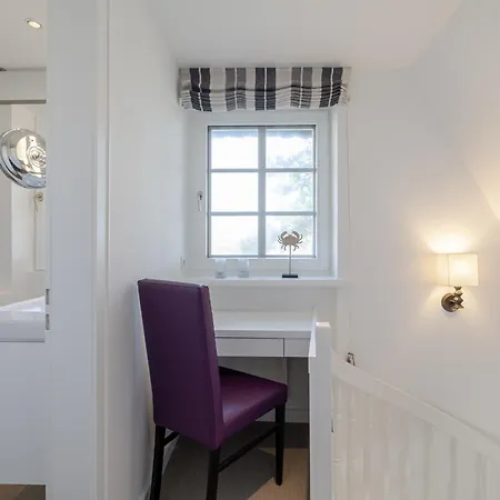 Hues Claire Apartment *