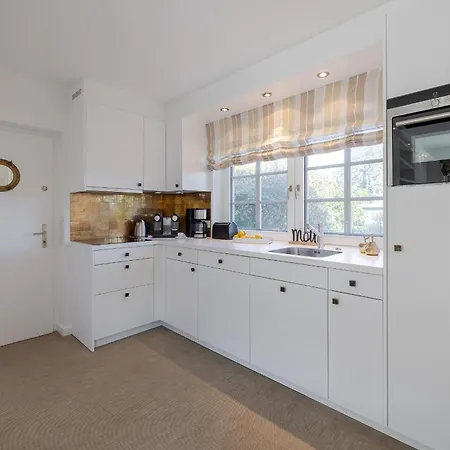 Apartment Hues Claire Kampen