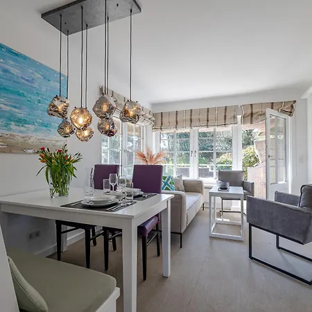 Hues Claire Apartment Kampen