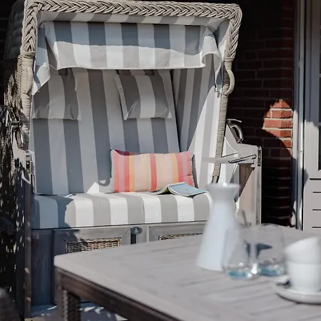 Hues Claire Apartment *