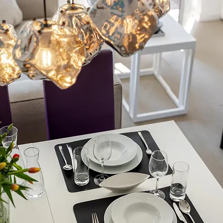 Hues Claire Apartment Kampen