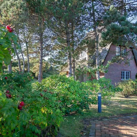 Hues Claire Apartment *